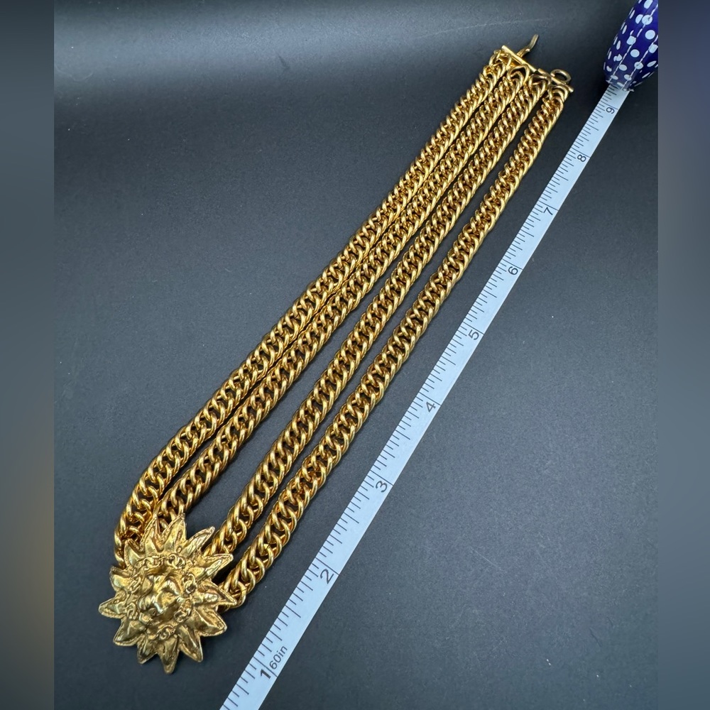 ‼️FINAL PRICE‼️ LOT 969 24K gold plated Chanel double strand vintage lion - Picture 5 of 14